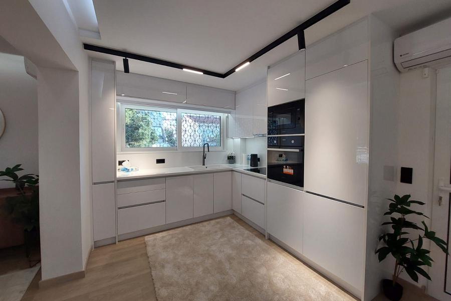 3 Bedrooms Apartment in GLYFADA