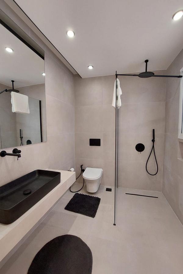 3 Bedrooms Apartment in GLYFADA